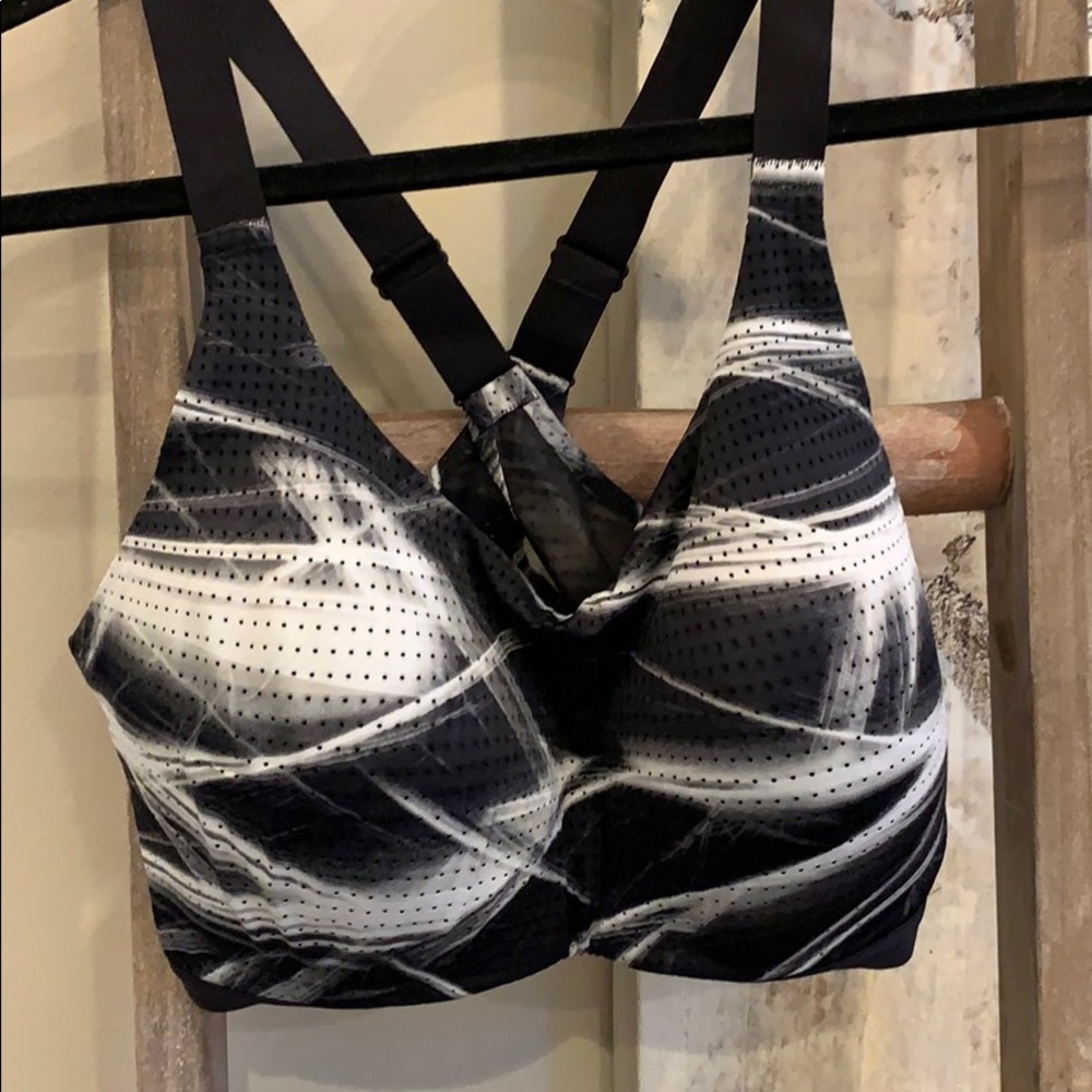 Victoria sport bra